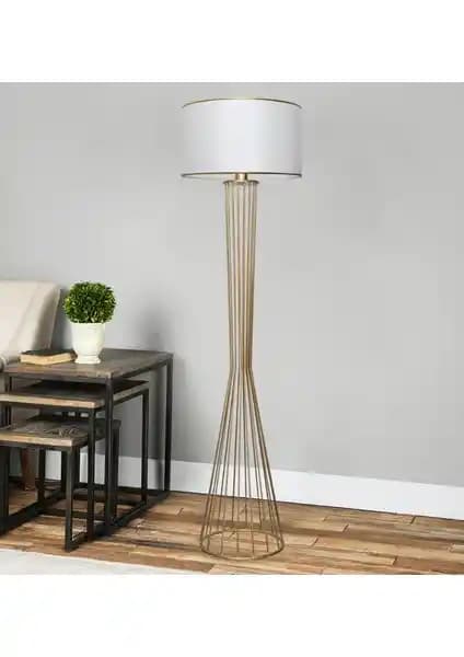 Homing Daisy Gold ve Tutta La Vita Tripod Lambaderleri Karşılaştırması: Tasarım, Malzeme ve Performans Analizi