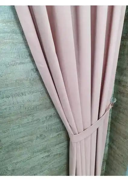 İki Farklı Fon Perde Ürünü Karşılaştırması: Kumaş, Dikiş ve Estetik Özellikler