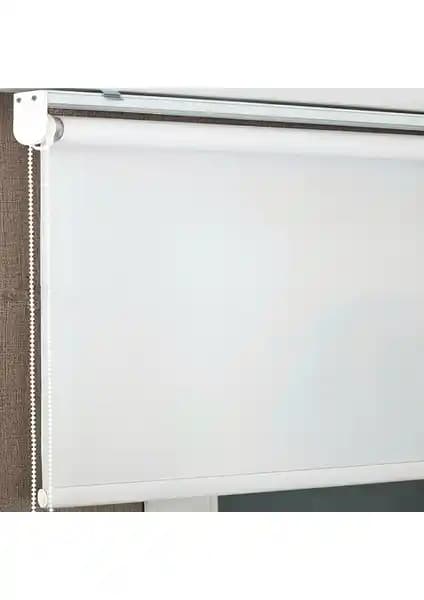 Stor Perde Karşılaştırması: Zebra ve Blackout Modellerinin Özellikleri ve Kullanıcı Yorumları