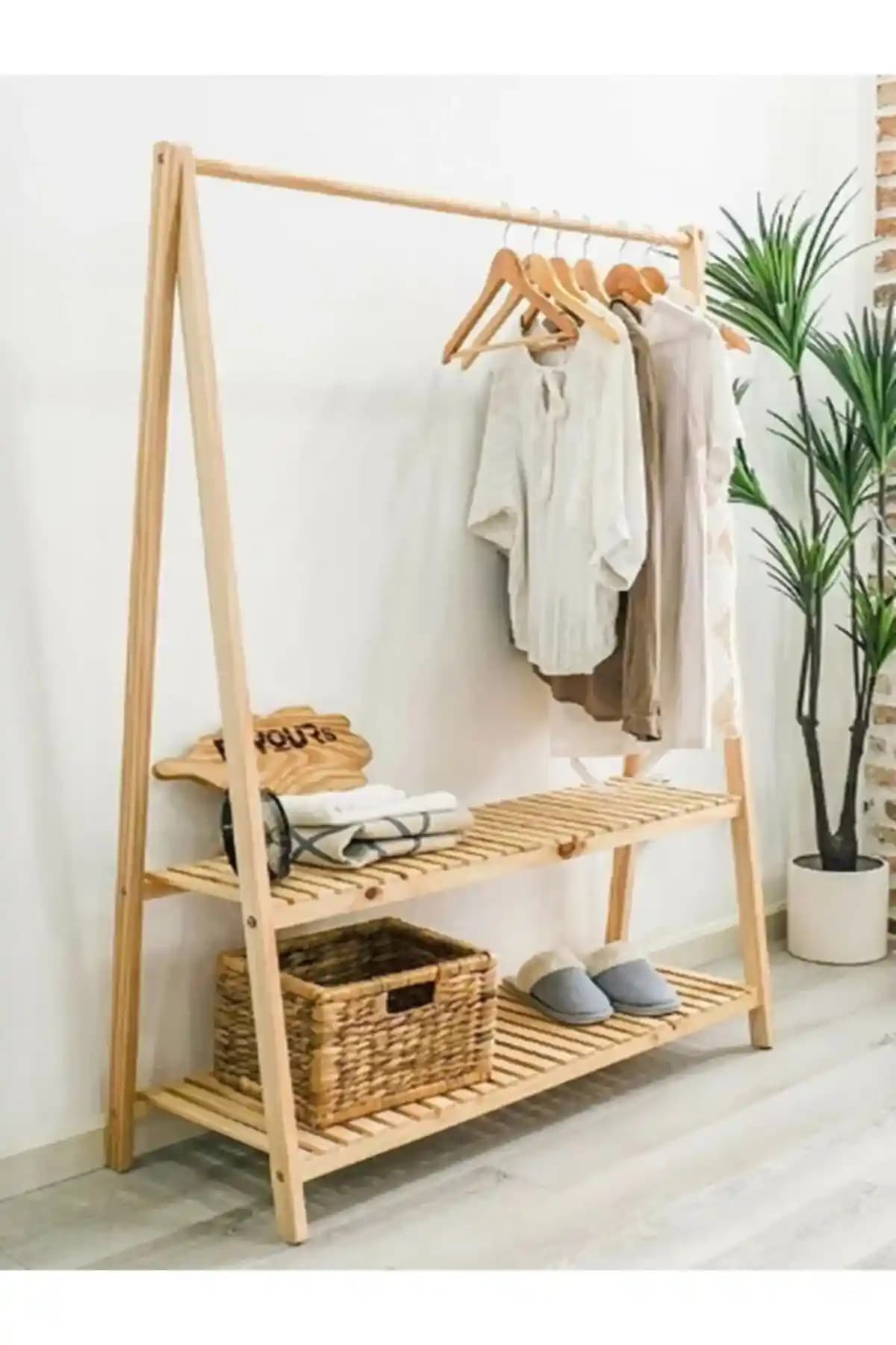 PreArt Ahşap Ayaklı Elbise Askısı: Modern ve Şık Tasarım ile Pratik Depolama Çözümü