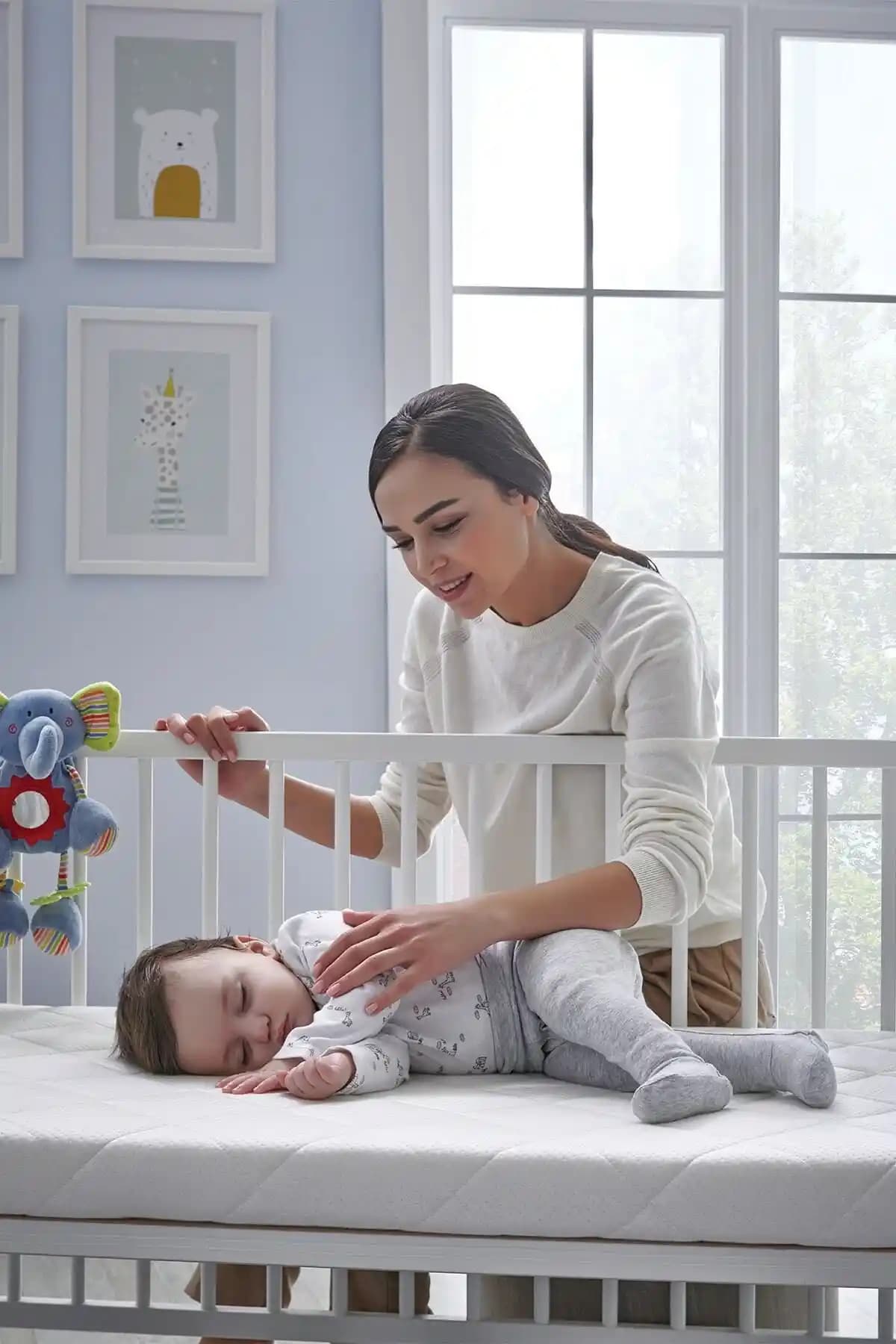 2025'te Bebekler İçin En İyi Uyku Deneyimi: Yataş Mini Ninni Sünger Yatak