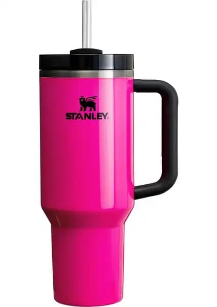 Stanley Termos Karşılaştırması: Pipetli ve Legendary Classic modellerinin özellikleri ve kullanıcı deneyimleri 1