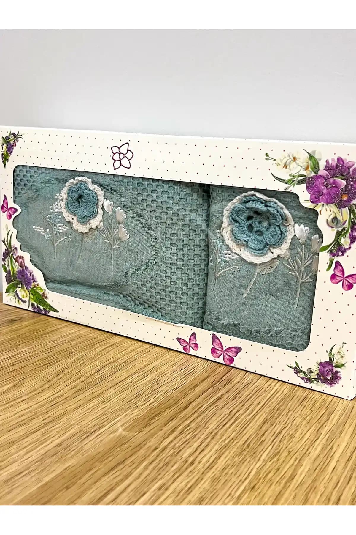 AYHANHOME 3D Çiçek İşlemeli Kutulu Çeyizlik Havlu Seti Estetik ve Fonksiyonellik