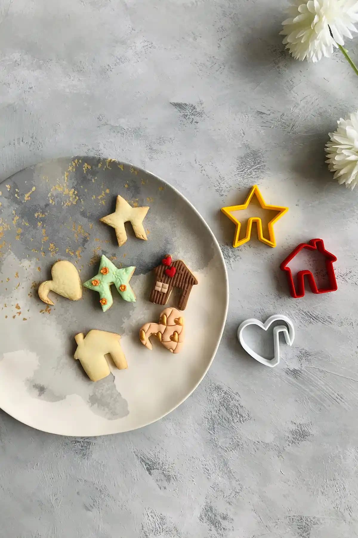 Çok Renkli 3'lü Hamur Şekillendirici Seti ile Yaratıcı Kurabiye ve Hamur İşleri
