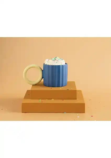 English Home Angled Yeni Bone China Kupa: Modern ve Şık Tasarım ile Günlük Kullanım İçin Uygun