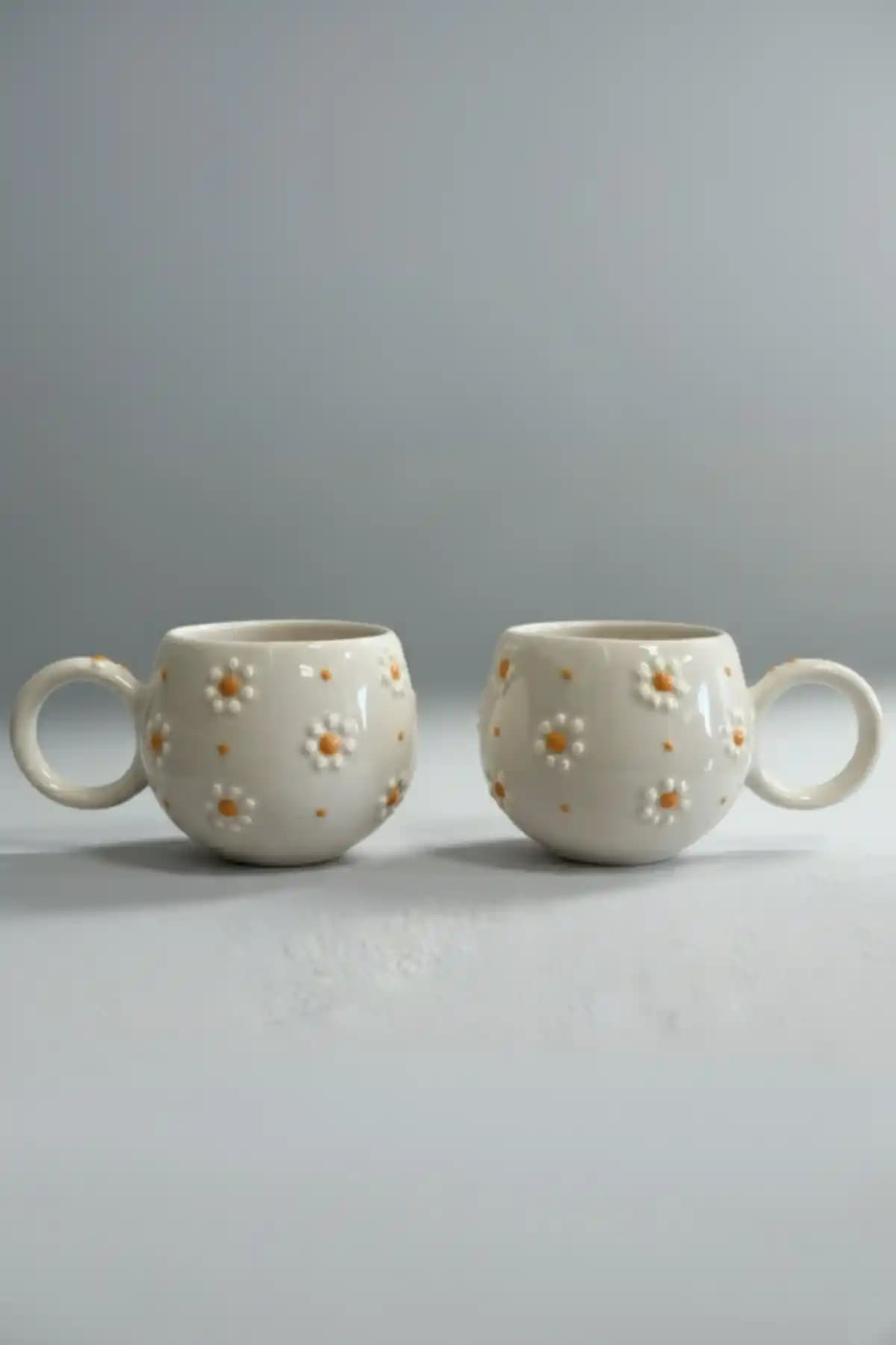Home Papatya Kabartmalı El Yapımı 2'li Ece Kupa Mug Seti Günlük ve Özel Kullanım İçin