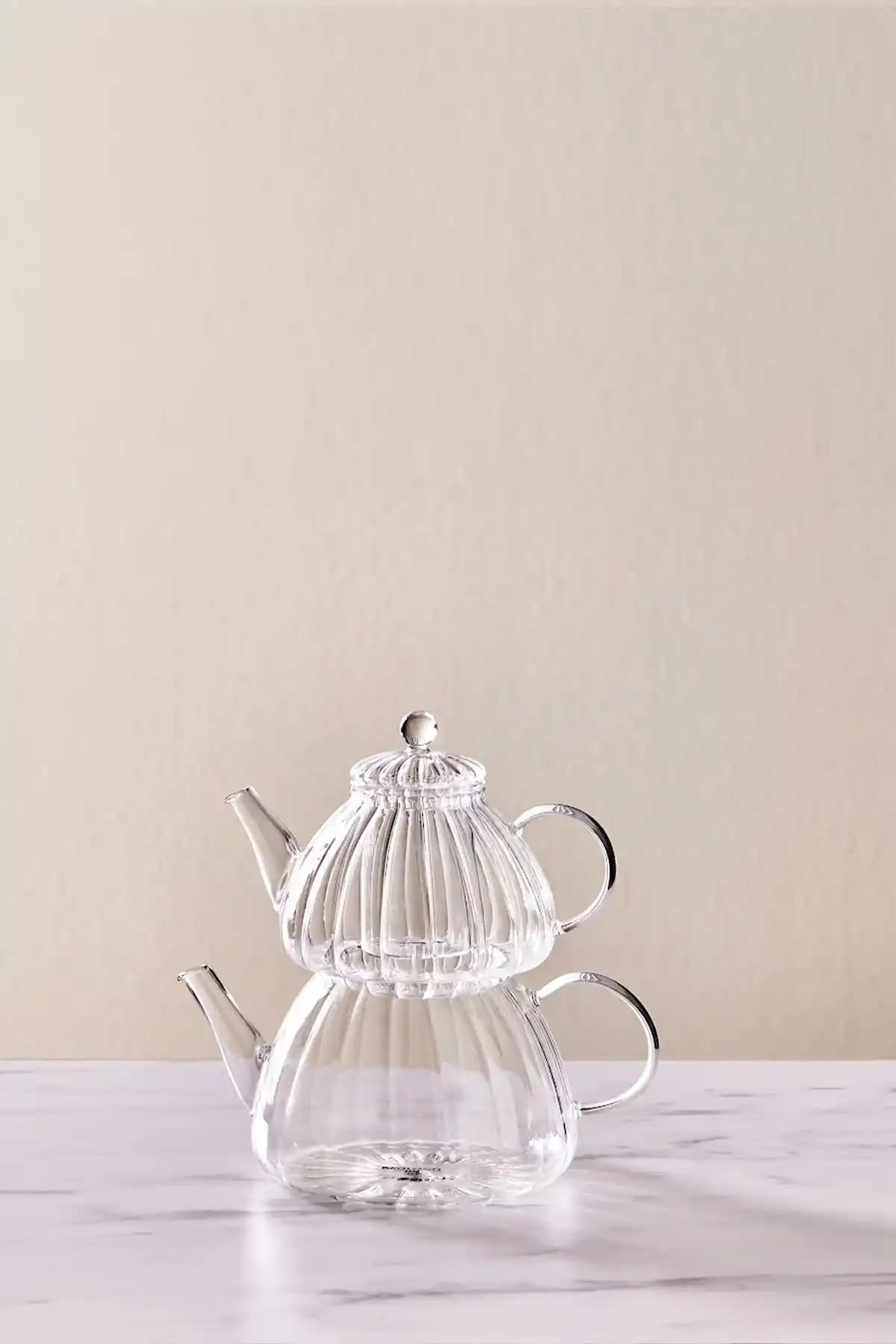 Karaca Lori Borosilikat Cam Mini Çaydanlık: Estetik ve Fonksiyonellik Sunan Pratik Çay Demleme Aracı