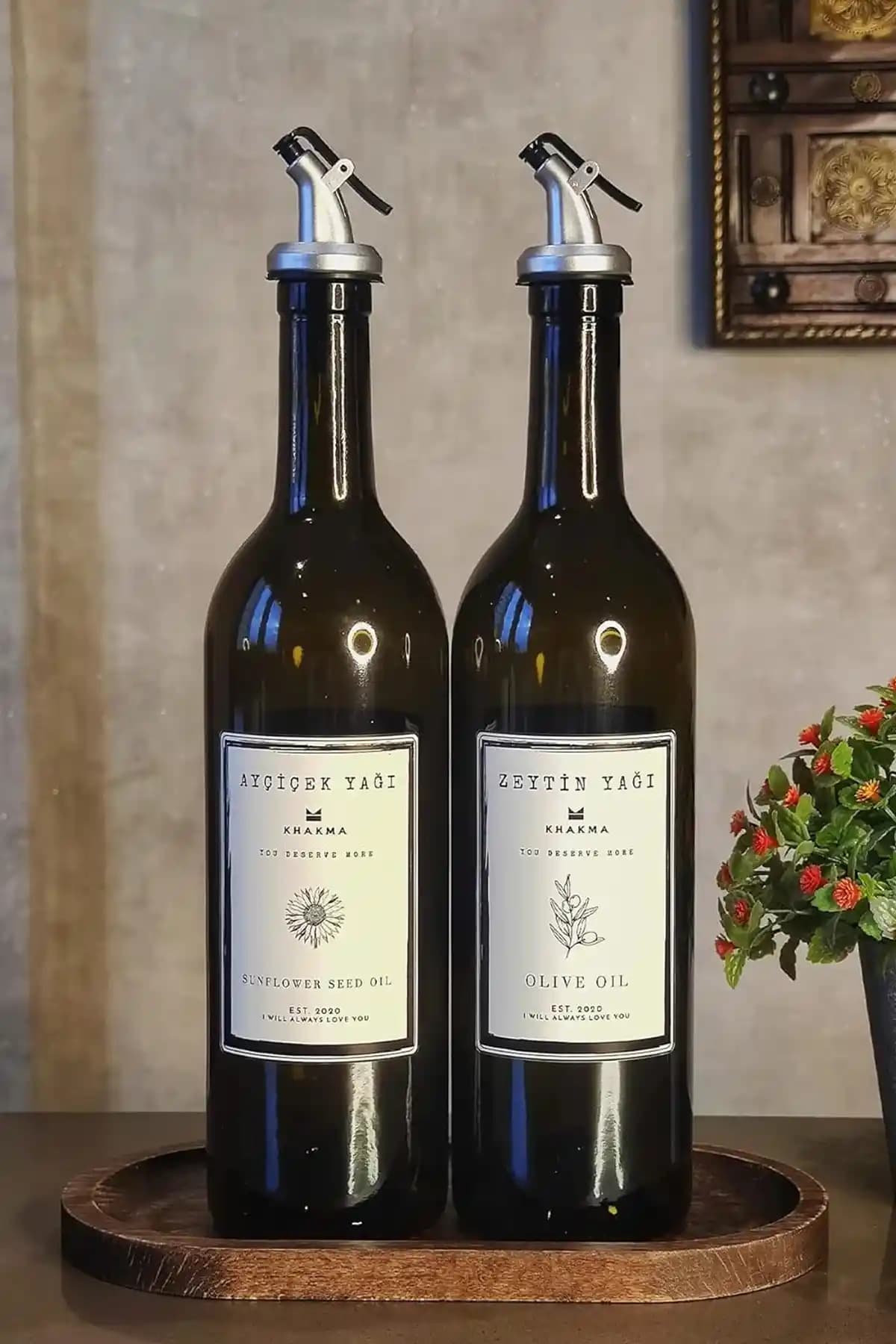 KHAKMA Ahşap Stantlı Amber 2'li 750 ml Zeytinyağı ve Sıvıyağ Şişesi Seti