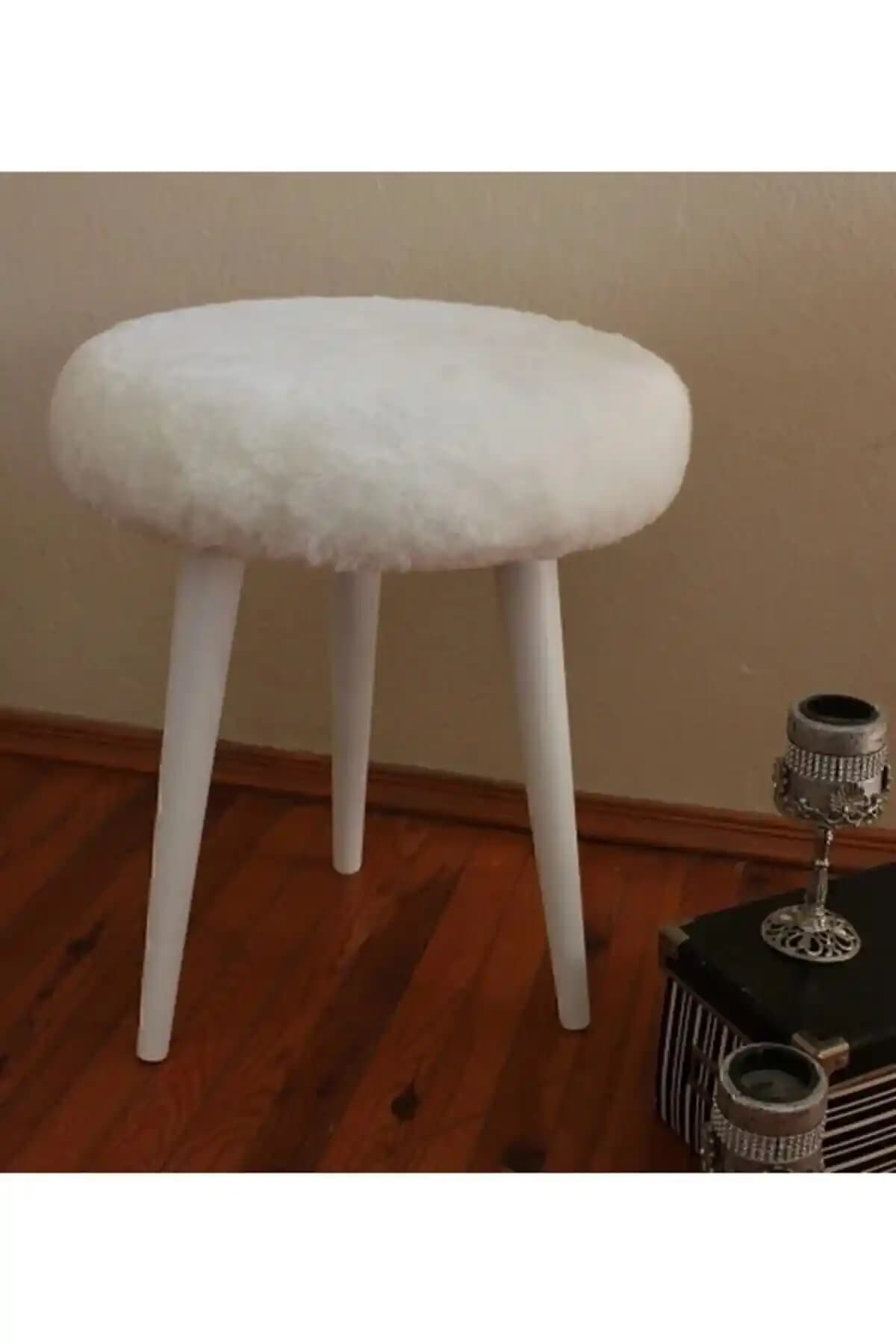 Neta Home Ahşap Ayak Dekoratif Beyaz Peluş Puf Çok Amaçlı Kullanım ve Estetik İçin Uygun