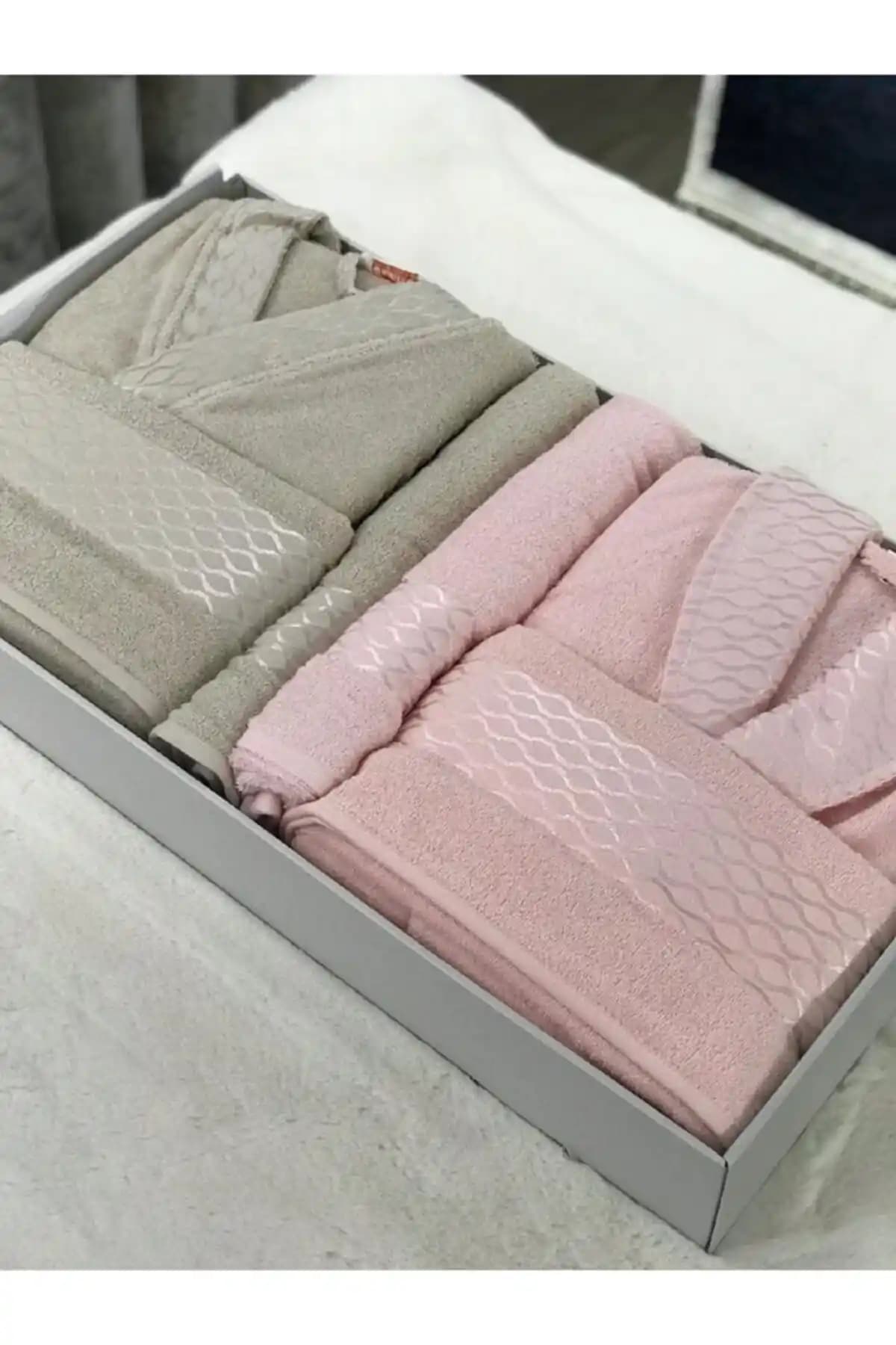 Özdilek Elissa Bornoz Takımı Taş ve Pudra Renkleriyle Konfor ve Şıklık Sunar