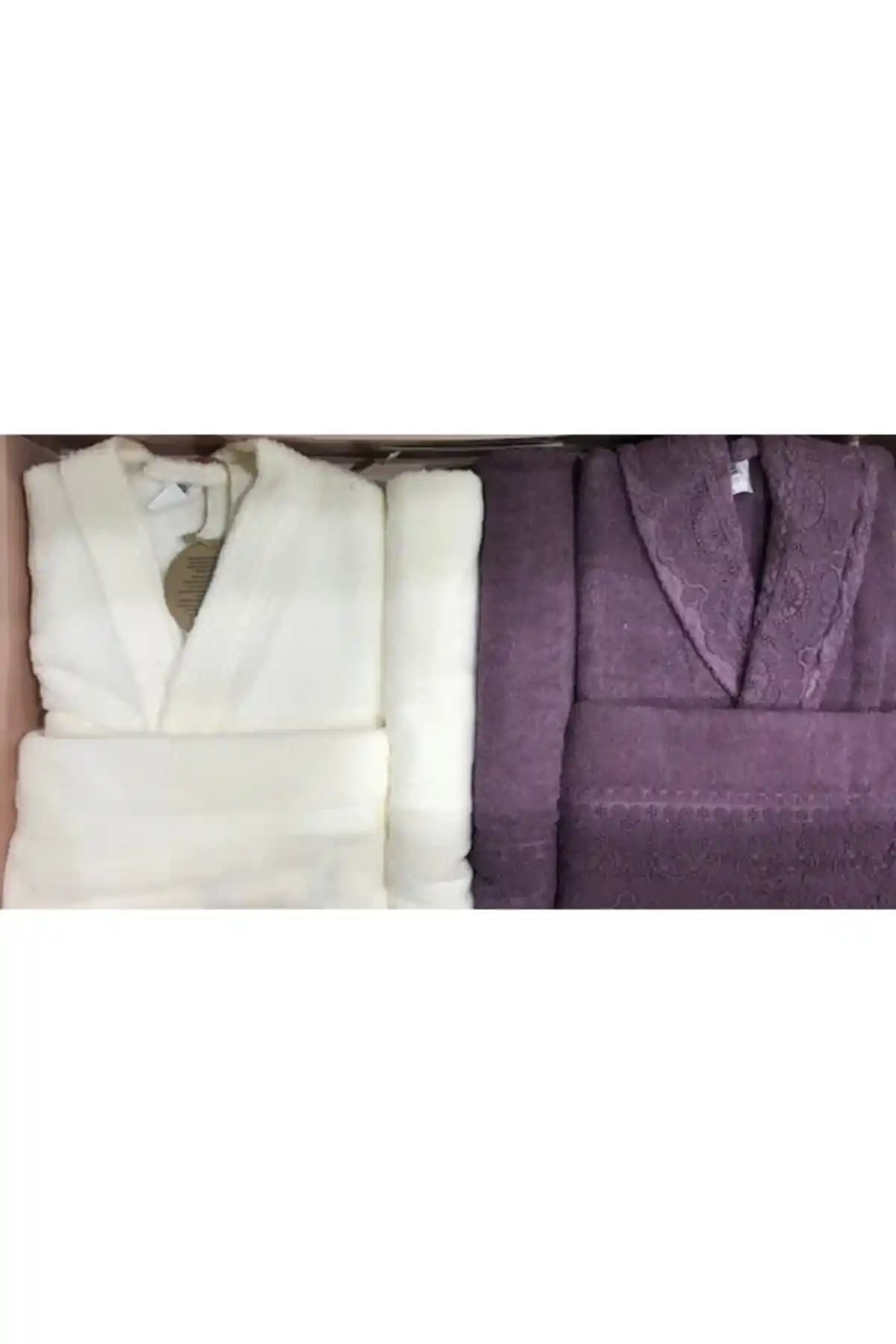 Özdilek Kadın Bej ve Mor Güpürlü Orkide Bornoz Seti: Şıklık ve Konforun Birleşimi