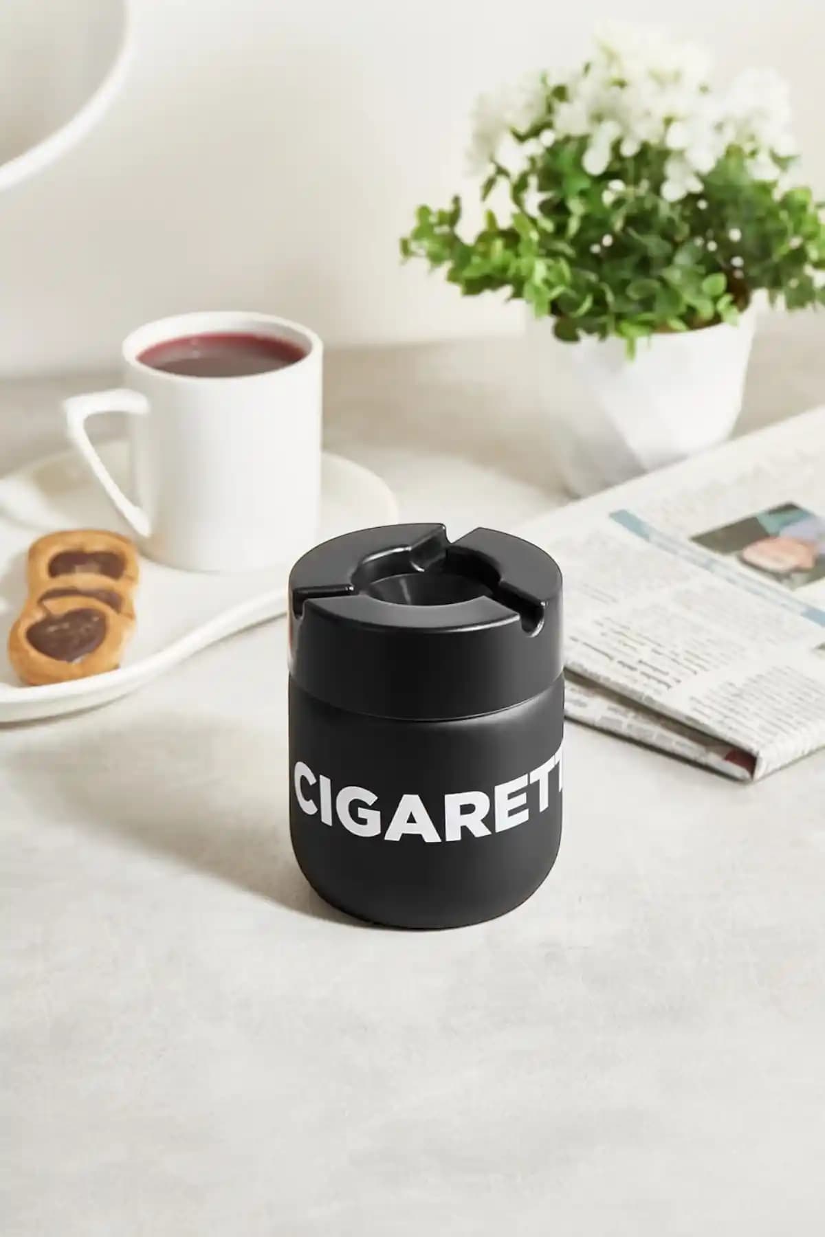 Qlux Siyah Cam Kül Tablası Yanmaz Plastik Kapaklı Modern Tasarım