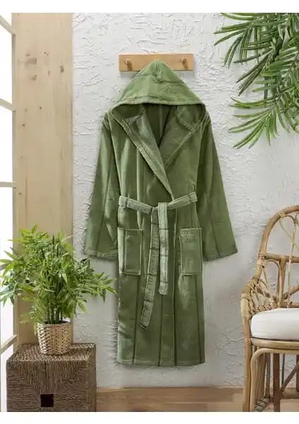 Semecca Lara Yeşil Kadife Kapüşonlu Unisex Bornoz Yüksek Su Emiciliği ve Şık Tasarımıyla