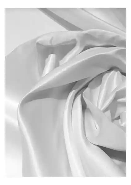 Taç Saten Güneşlik Perde Krem Renkli Estetik ve Fonksiyonel Tasarım