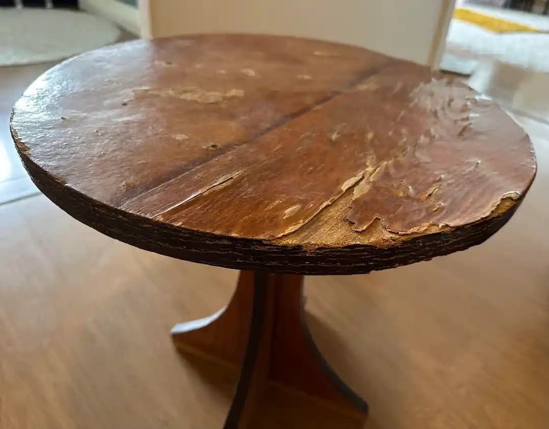 Hasar Görmüş Yan Sehpa Restorasyonu: Suntalam ve Kaplama Değerlendirmesi