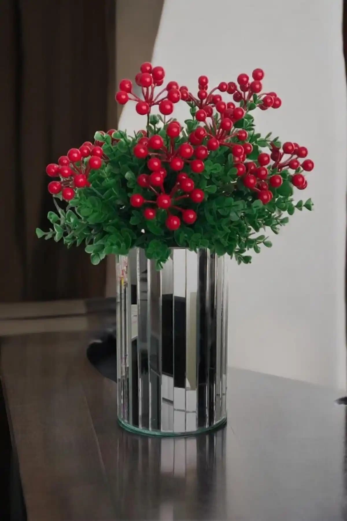 BeQ Home Beyaz Aynalı Yuvarlak Vazo 20 cm ile Modern Dekorasyonun Şıklığını Yakalayın