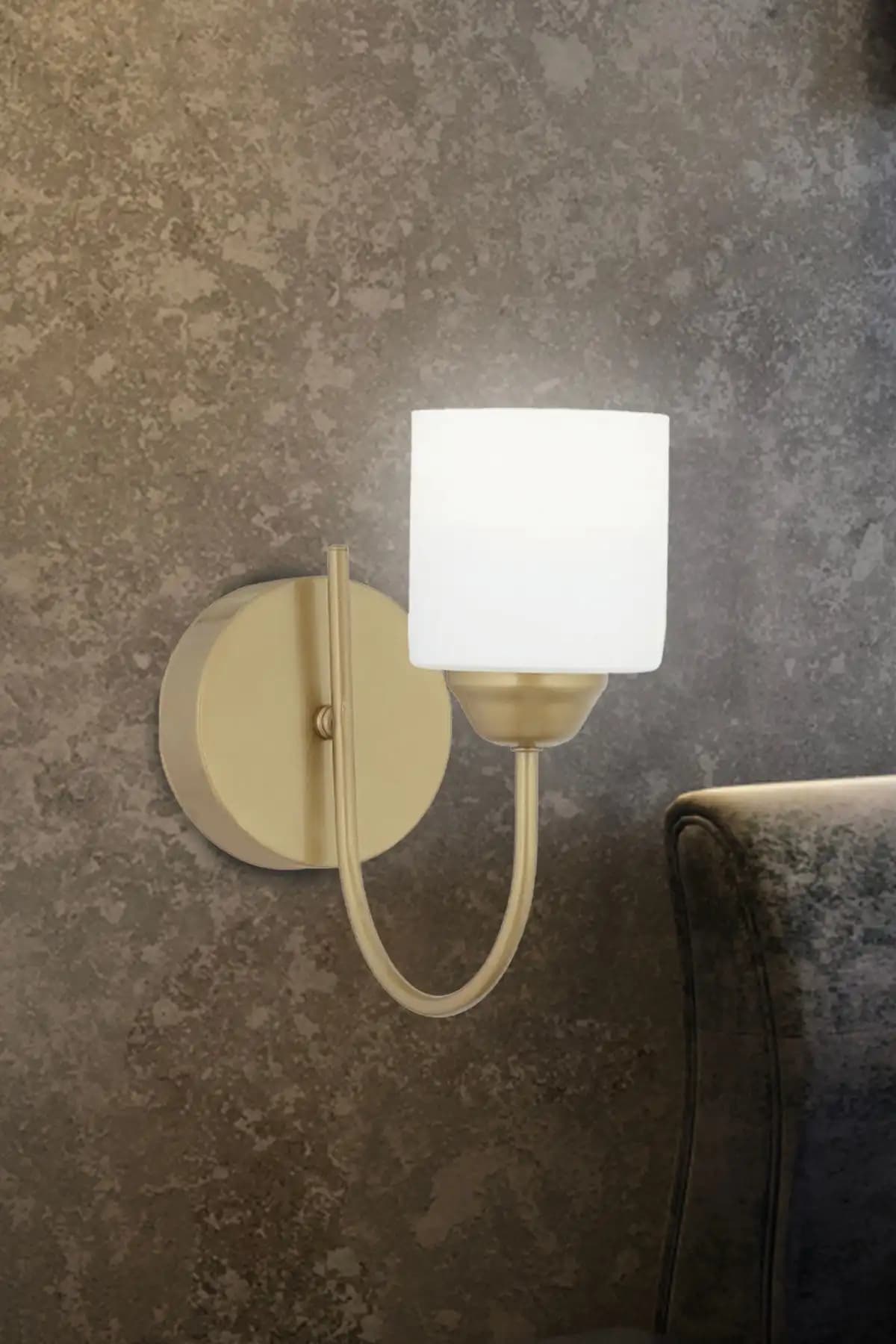 Apliqa Esila Eskitme Boyalı Duvar Lambası Modern ve Şık Tasarım, Dayanıklı Metal Malzeme ve Kolay Kullanım Özellikleriyle