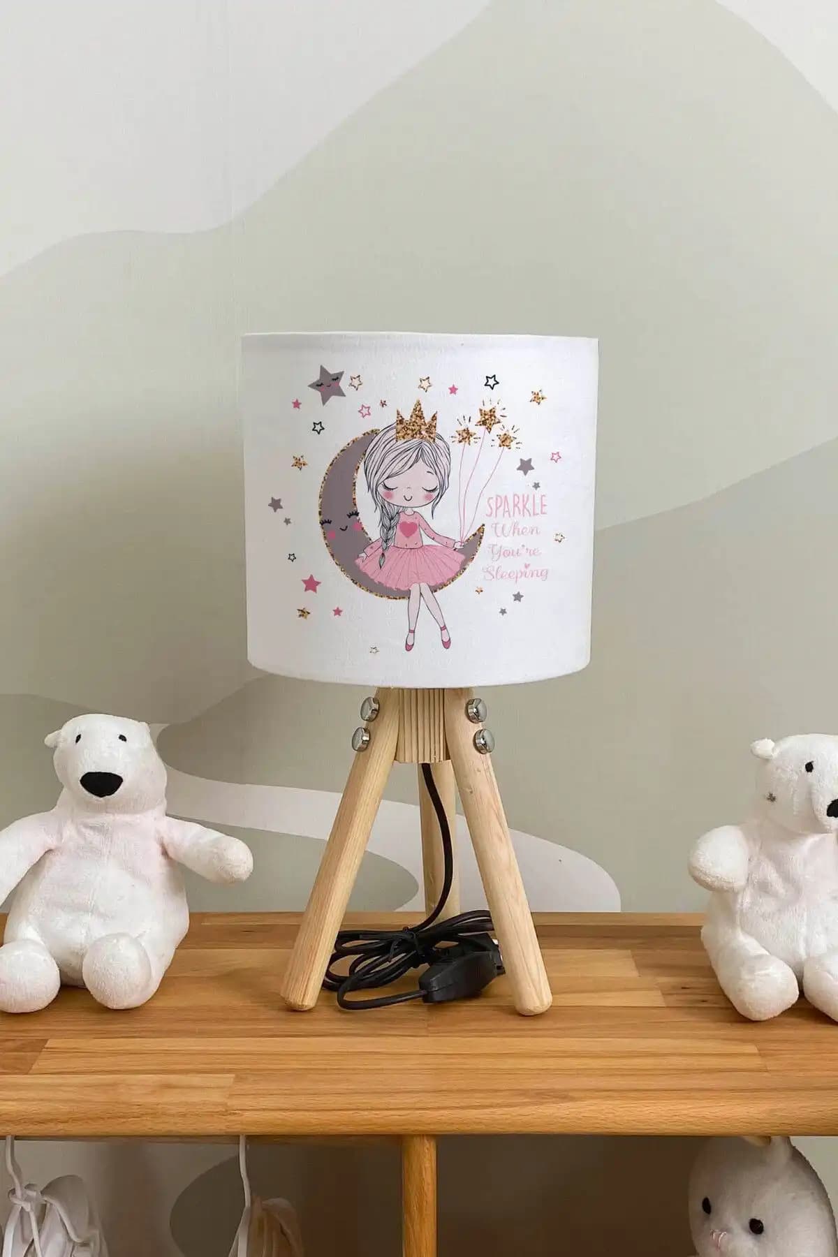 Çocuk Odası Aydınlatma Karşılaştırması: BBY HOME & DESIGN Avize ile Genel Markalar Abajur 2