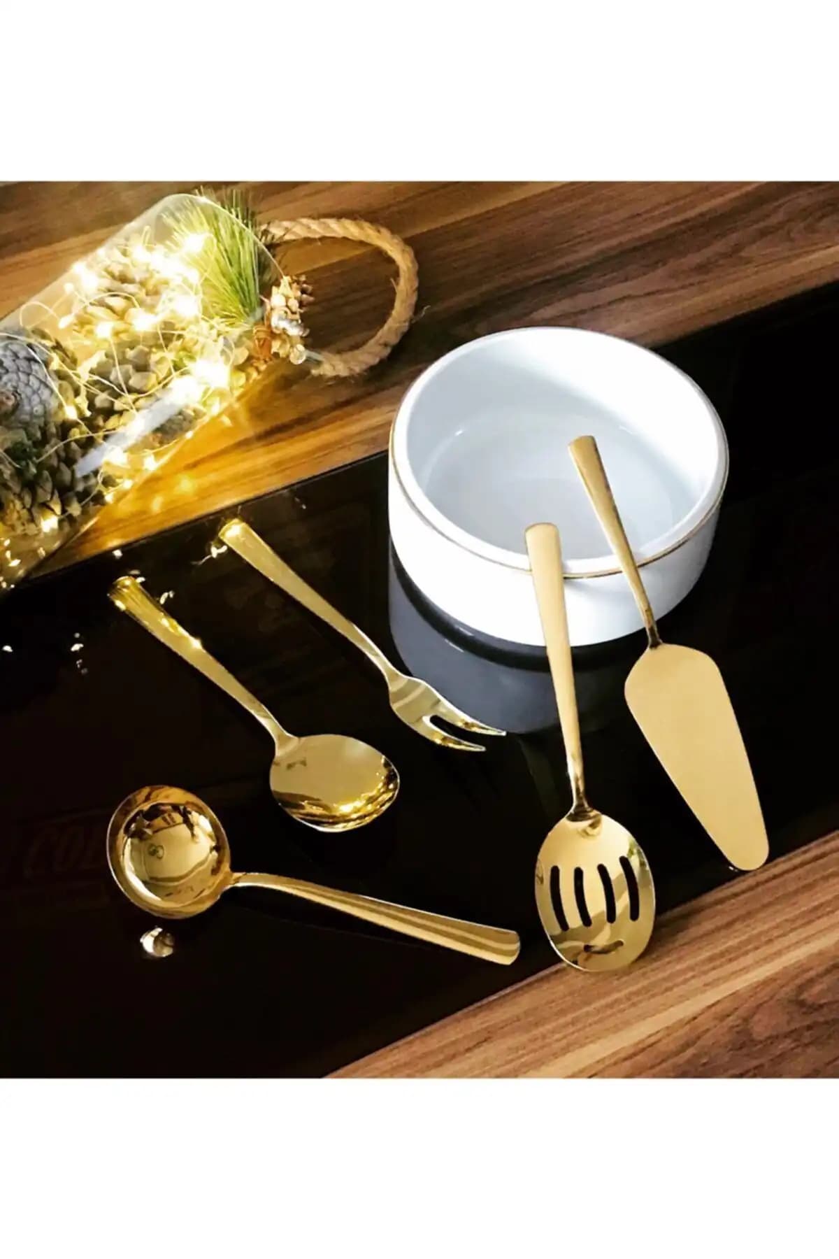 Dame Marie Gold ve Demir Çeyiz Gold Sos Servis Setleri Karşılaştırması 1