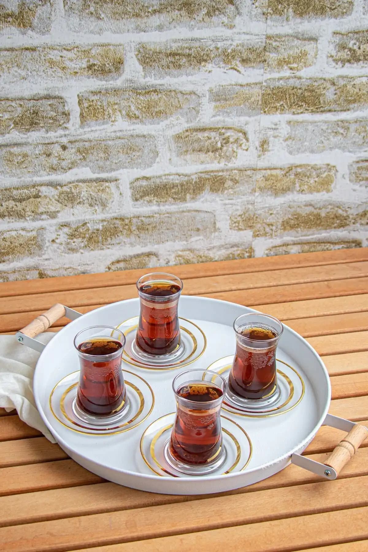 Kitchen Trend 37cm Ahşap Kulplu Beyaz Metal Tepsi: Şık ve Dayanıklı Sunum ve Dekorasyon Ürünü