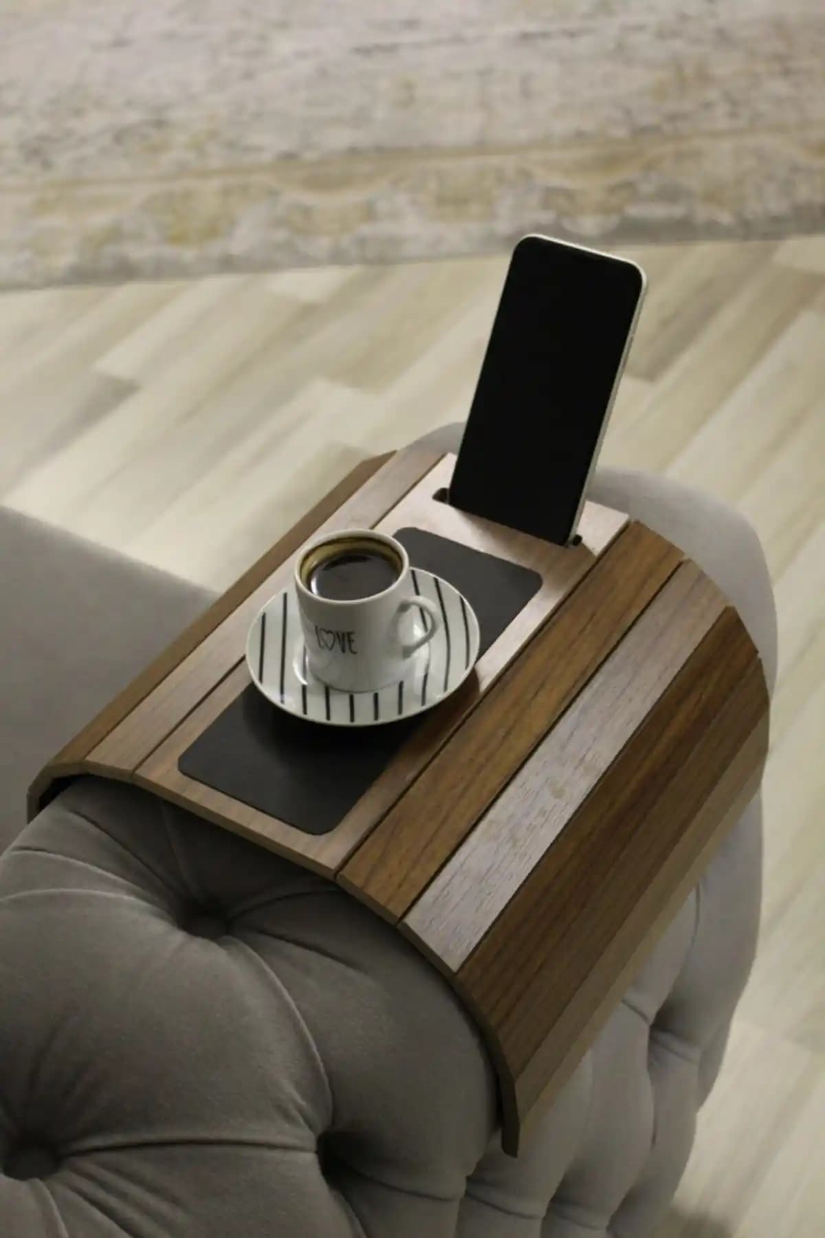 Mobitell Deri Tabanlı Telefon Tutacaklı Koltuk Kolçak Sehpası Özellikleri ve Kullanım Alanları