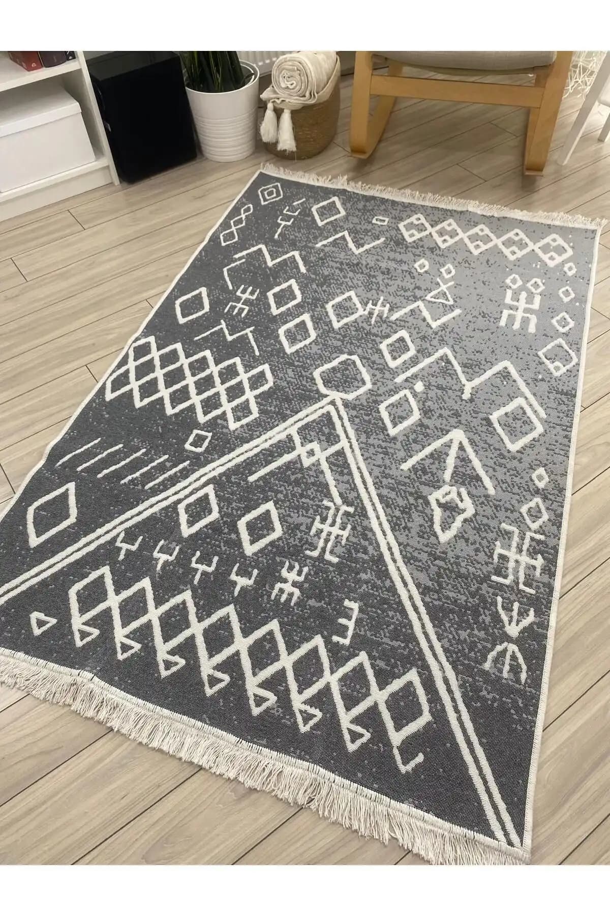 Modern ve Dayanıklı Çift Taraflı Pamuklu Kilim - Estetik ve Fonksiyonellik Bir Arada