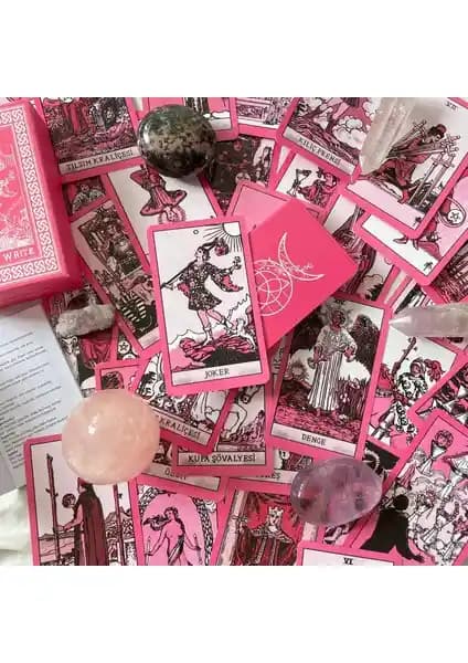 Regin Pink Rider Waite Tarot Destesi: Sanat ve Spiritüelliğin Modern Buluşması
