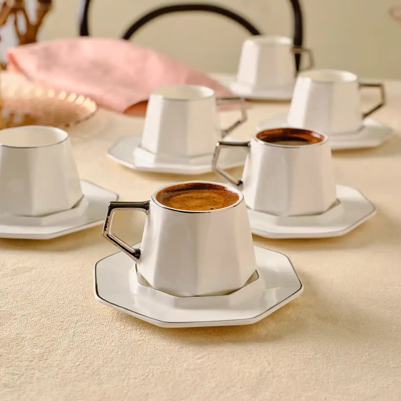 Karaca Zeher 6 Kişilik Kahve Fincanı: Ürün Bilgisi ve Mevcut Veri Eksikliği Analizi