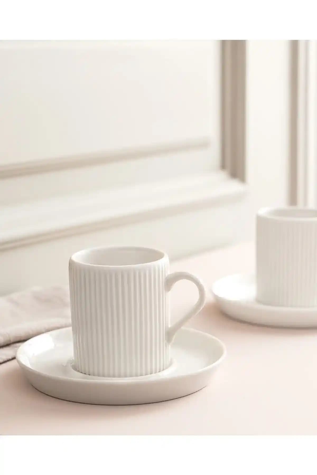 Madame: Fransızca Evli Kadınlara Yönelik Resmi Hitap Unvanının Anlamı ve Kullanımı