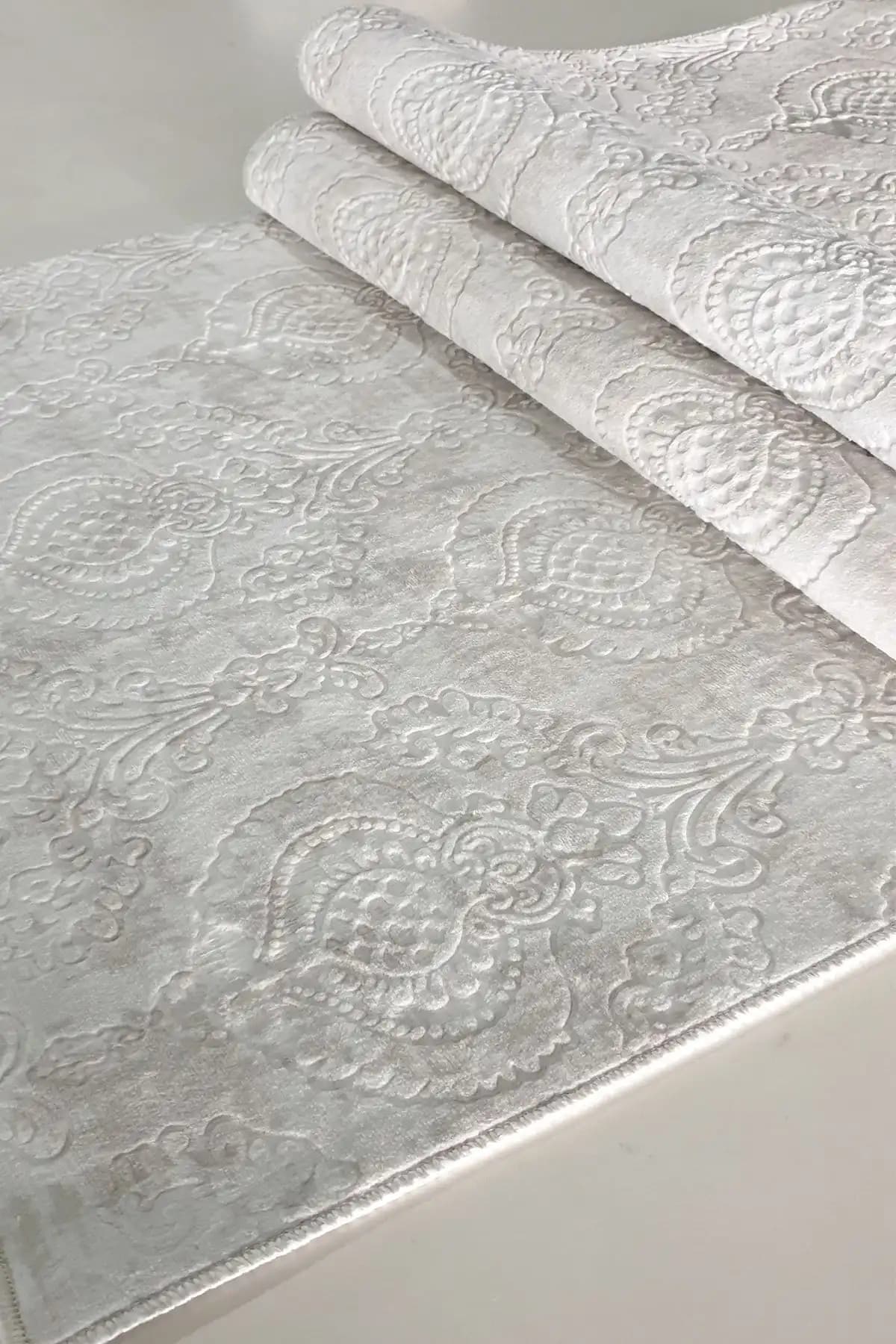 Babil Home Kaymaz Tabanlı Kabartmalı Halı - Modern ve Dayanıklı İç Mekan Dekorasyonu
