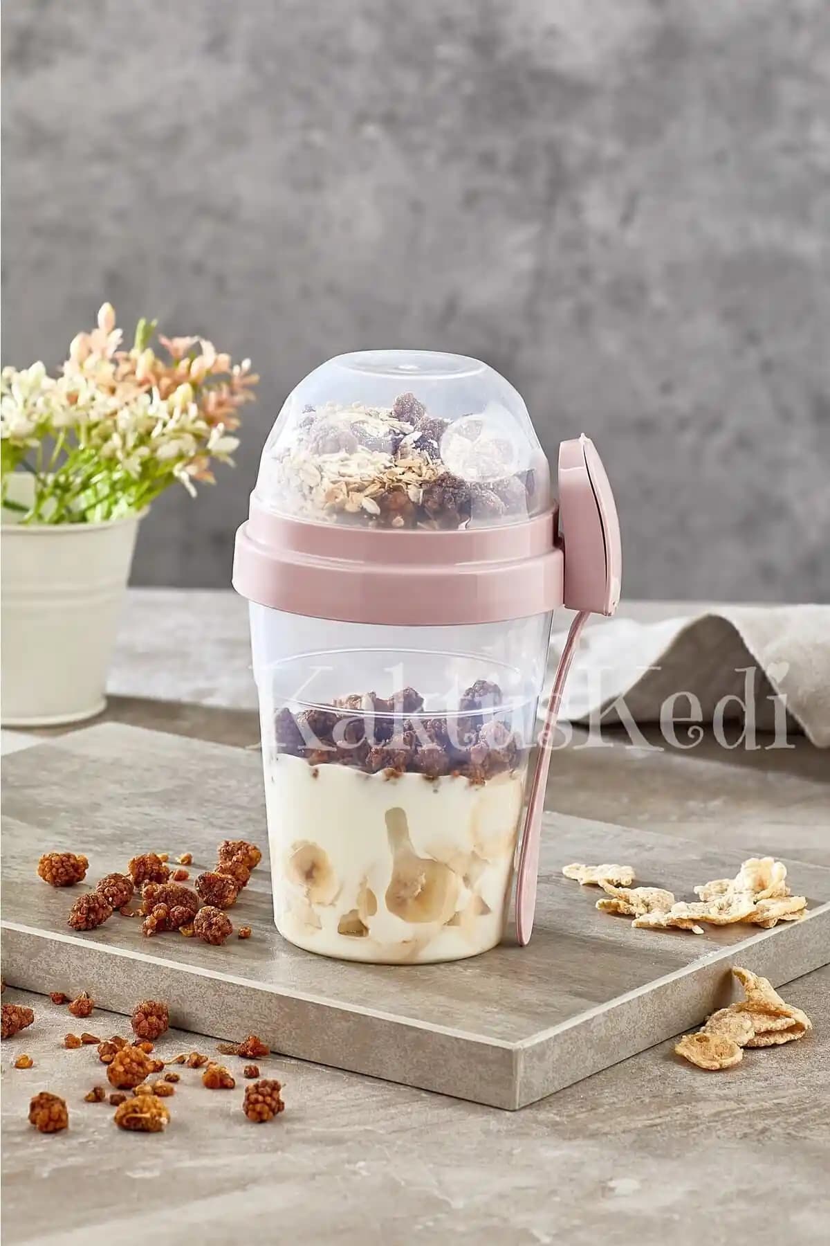 KaktüsKedi Kapaklı Kaşık ve Çatallı Yemek Saklama Kabı 600 ml estetik ve kullanışlı tasarım