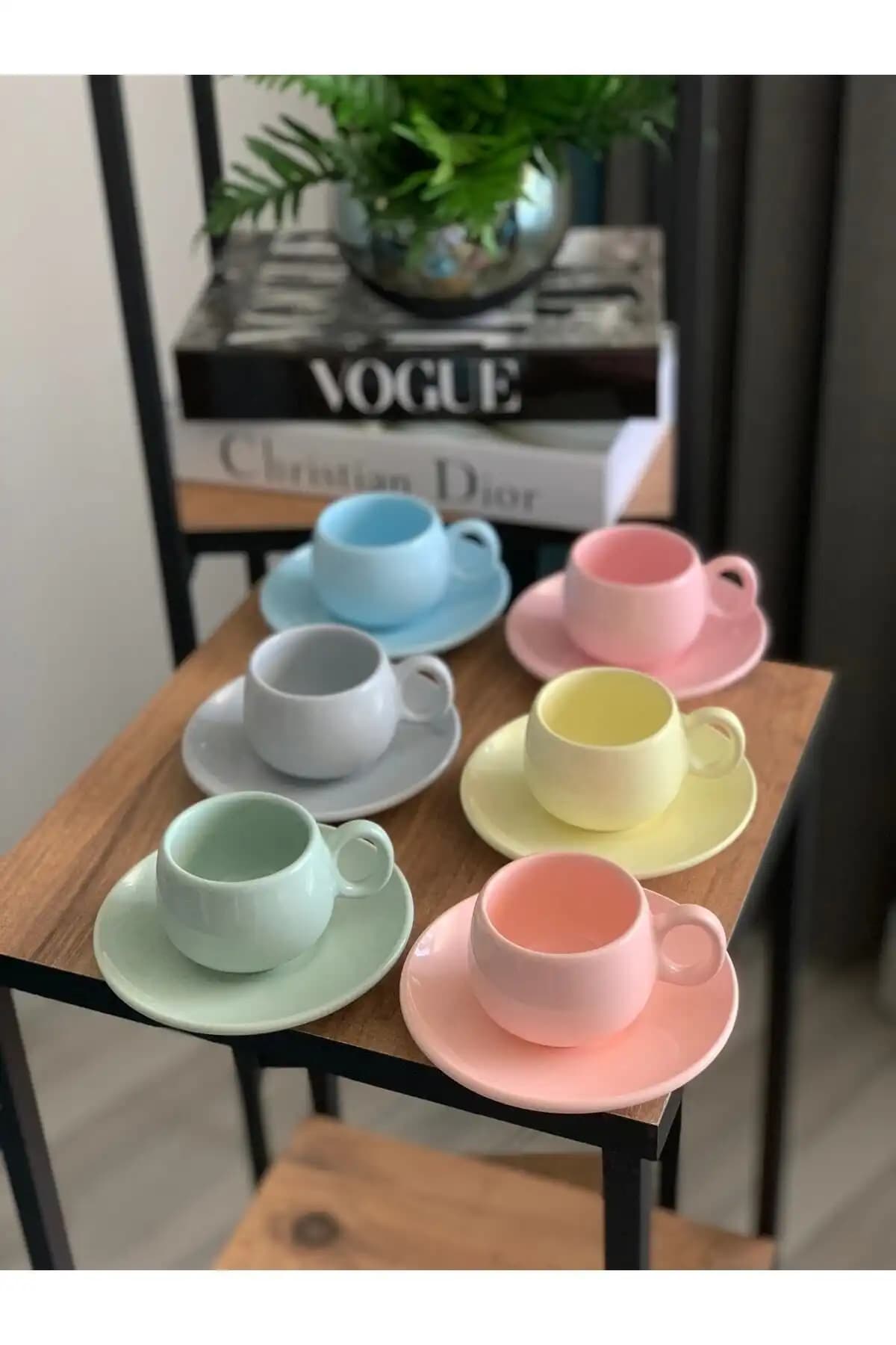 Pastel Kahve Fincanı Takımı: Estetik ve Dayanıklılığı Bir Arada Sunan Şık Tasarım