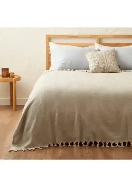Bella Maison ve Madame Coco Madelyn Yatak Örtüsü Karşılaştırması: Hangi Ürün Size Uygun 1