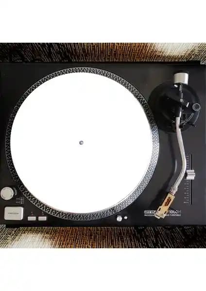 Çıtırtılı Sesler Keçe Pikap Matı: Yüksek Kalite ve İşlevsellik Sunan Plak Aksesuarı