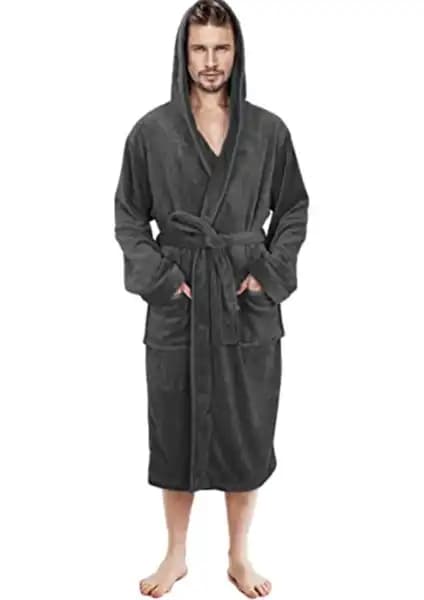 Gül Ev Tekstil ve MaisonArt Comfy Kapüşonlu Peluş Sabahlık Karşılaştırması 1