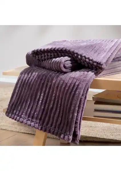 Holly ile Olenna Wellsoft TV Battaniyesi Karşılaştırması: Kalite ve Konfor Odaklı Özet