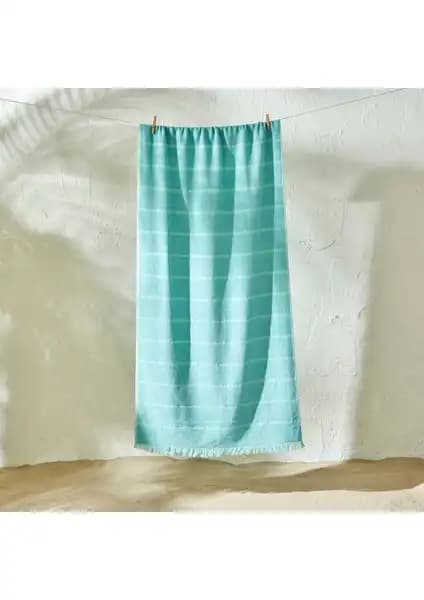 Bella Maison Holly ve Maisonette Marıs Plaj Havlusu Karşılaştırması 1