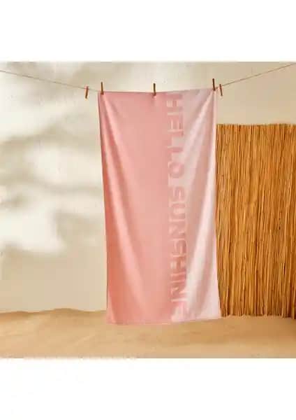 Bella Maison ve Favora Trend Plaj Havlusu Karşılaştırması: Hangi Ürün Sizin İçin Daha Uygun