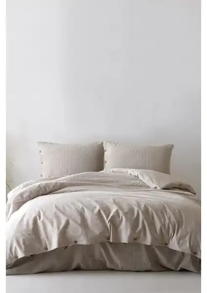 Berolige Shirt ve Yataş Bedding Gavin Çift Kişilik Nevresim Takımları Karşılaştırması 1
