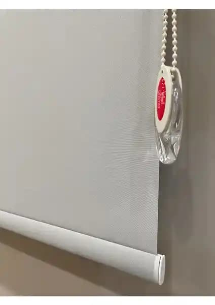 Brillant Stor Perde ve Venassa Blackout Perde Karşılaştırması: Özellikler ve Kullanıcı Yorumları