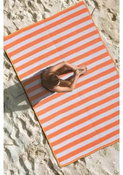 Caretta Home ve Melaris Halı Karşılaştırması: Plaj ve Dış Mekan Kullanımı İçin En İyi Seçenekler