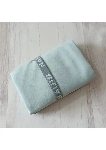 Decathlon Nabaiji Mikrofiber ve Maisonette Marıs Plaj Havlusu Karşılaştırması 1