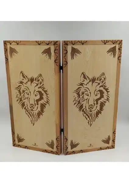 Doğal Ahşap Kurt Baş Tavla El İşçiliği ve Kişiselleştirme Seçenekleriyle Öne Çıkarıyor