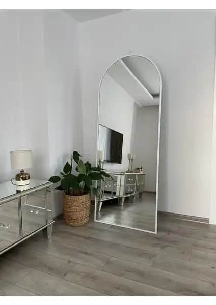 Effe Yapı Dekor ve Ersan Dizayn Metal Çerçeveli Boy Aynaları Karşılaştırması