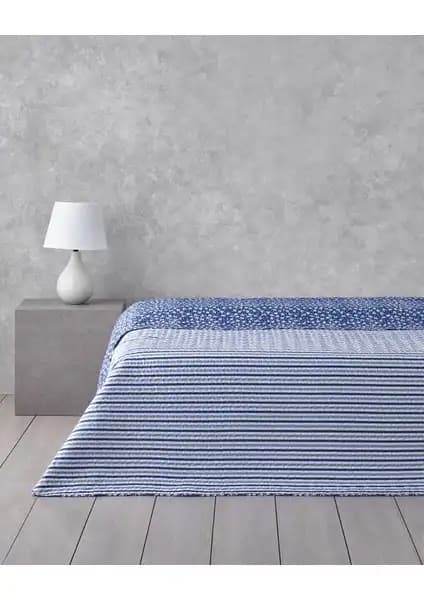 English Home Çift Kişilik Yatak Örtüsü Karşılaştırması Modern ve Düz Tasarımlarla 2