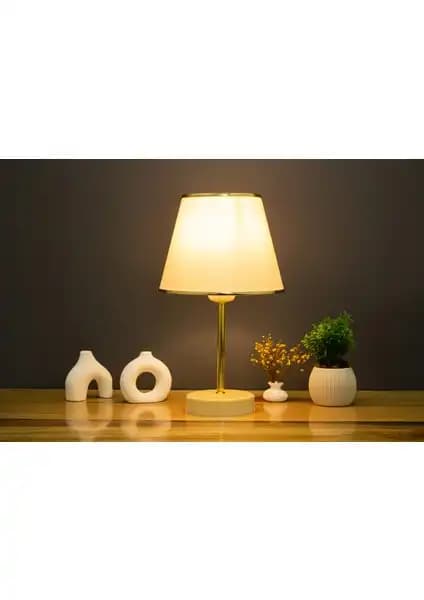 Homing Beyaz Gövdeli ve Vivido Krem Gold Abajur Karşılaştırması ve Seçim Rehberi 2