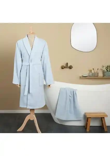 Karaca Home Defy ve Mira Home Erkek Banyo Bornoz Takımları Karşılaştırması