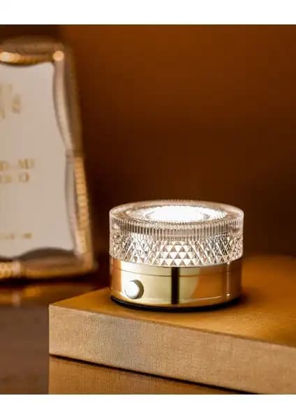 Madame Coco Claire Dokunmatik Abajur ve Art&Gift North Home Ahşap Ayaklı Abajur Karşılaştırması 1