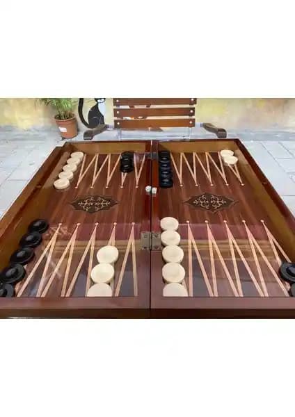 Megame Kişiye Özel Ahşap Satanç Tavla Seti Modern ve Dayanıklı Tasarımıyla Öne Çıkıyor