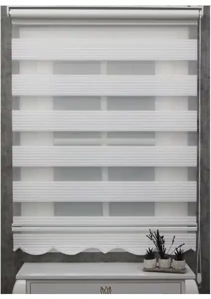 Perde Karşılaştırması: Geniş Plise Etek Dilimli ve Bambu Siyah Zebra Stor Perde Modelleri 1